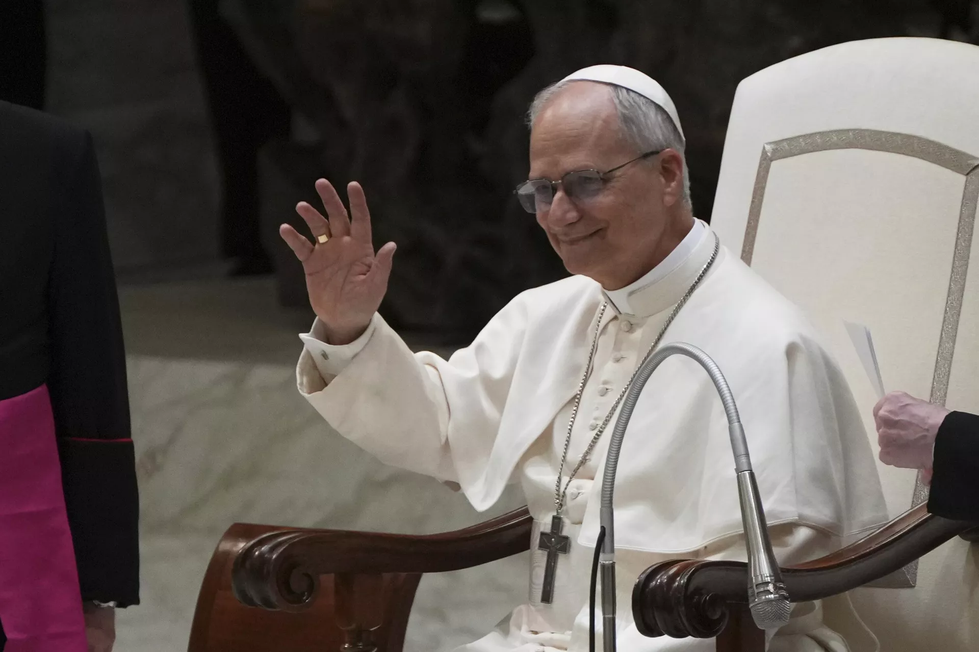 O Papa Leão XIV se reúne com jornalistas na Sala Paulo VI no Vaticano, 12 de maio de 2025 - Sputnik Brasil, 1920, 16.05.2025