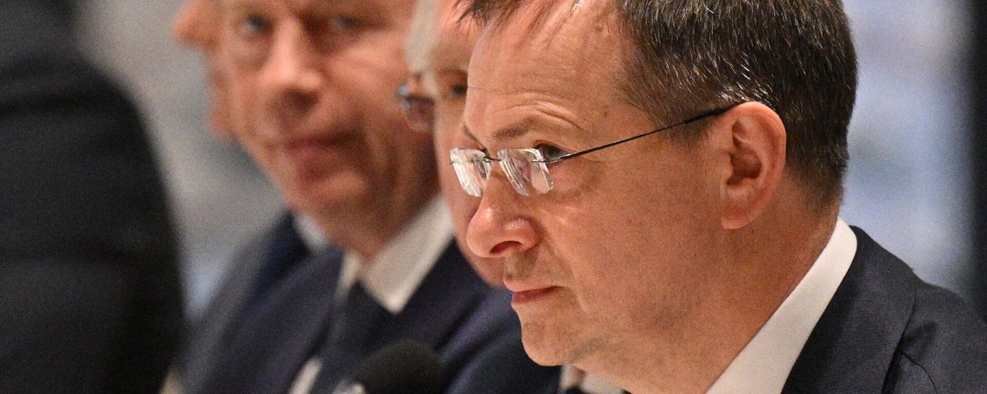 Vladimir Medinsky, assessor do presidente da Rússia, nas negociações entre as delegações da Rússia e da Ucrânia em Istambul, em 16 de maio de 2025 - Sputnik Brasil, 1920, 07.06.2025
