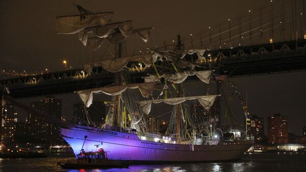 Navio da Marinha do México bateu na ponte do Brooklyn em Nova York - Sputnik Brasil