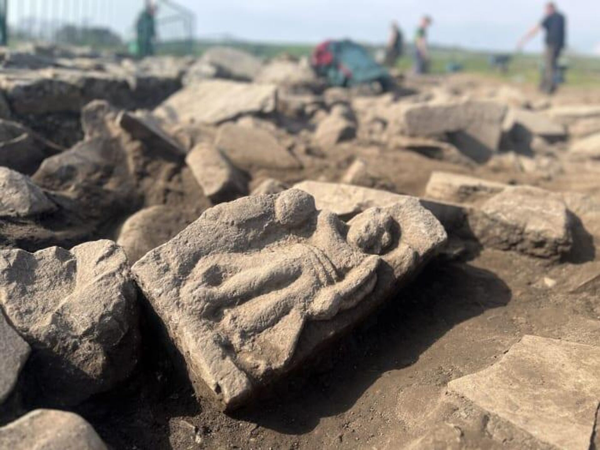 Relevo da deusa romana da Vitória achado no forte romano de Vindolanda em Nortúmbria, Inglaterra Relevo da deusa romana da Vitória achado no forte romano de Vindolanda em Nortúmbria, Inglaterra