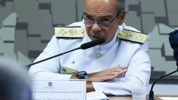Não houve 'ordem, mobilização ou planejamento' para uso de blindados na trama golpista, diz comandante da Marinha - Sputnik Brasil