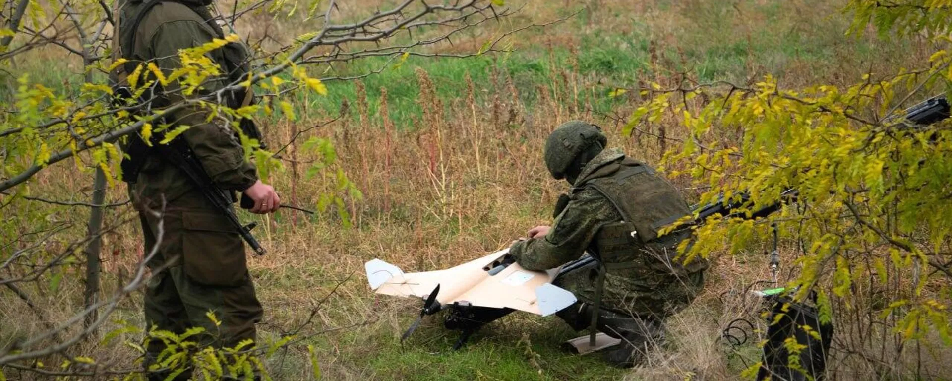 Enquanto a Ucrânia ataca indiscriminadamente civis, a Rússia atinge exclusivamente instalações do complexo militar-industrial ucraniano: - Sputnik Brasil, 1920, 27.05.2025