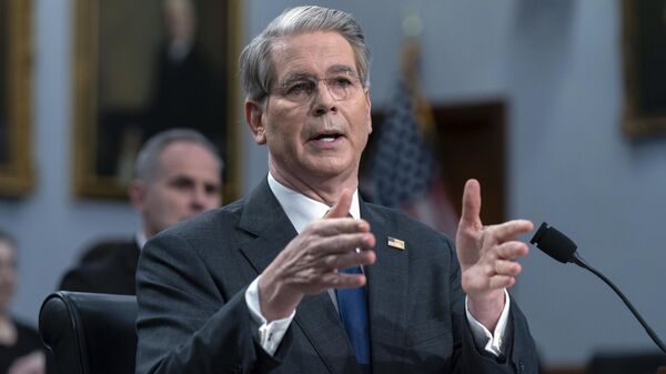 Treasury Secretary Scott Bessent testifies before the House Committee on Appropriations, Subcommittee on Financial Services and General Government, oversight hearing of the U.S. Department of the Treasury on Capitol Hill in Washington, Tuesday, May 6, 2025. - Sputnik Brasil