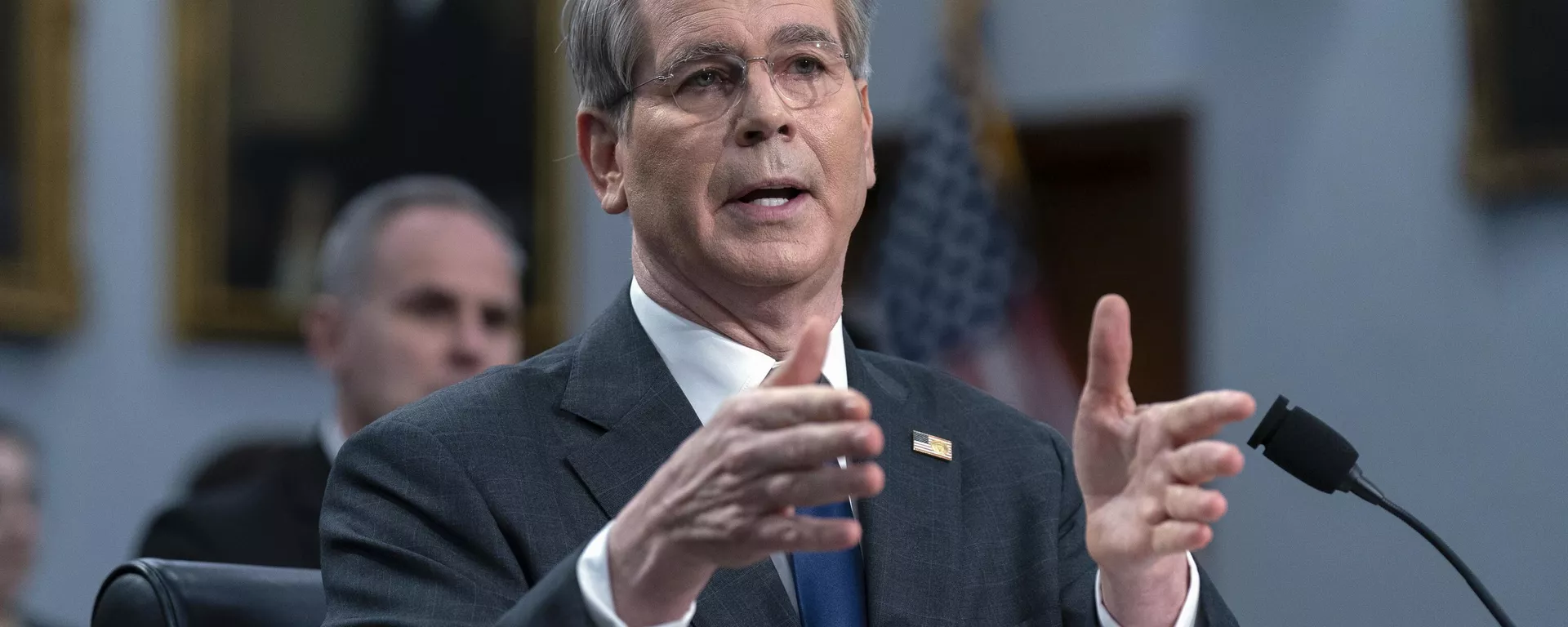 Treasury Secretary Scott Bessent testifies before the House Committee on Appropriations, Subcommittee on Financial Services and General Government, oversight hearing of the U.S. Department of the Treasury on Capitol Hill in Washington, Tuesday, May 6, 2025. - Sputnik Brasil, 1920, 07.09.2025