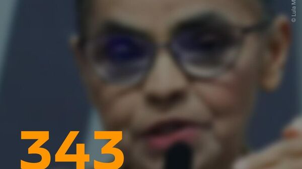 De acordo com a Nexus, empresa de pesquisa e inteligência de dados, a partir da análise de posts no X, a ministra do Meio Ambiente, Marina Silva, foi citada pelo menos 343 mil vezes nas redes sociais após o atrito com senadores em uma comissão no Senado, na terça-feira (27) - Sputnik Brasil