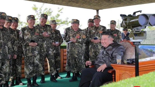 🪖 Líder norte-coreano supervisiona competição de artilharia do Exército nacional - Sputnik Brasil
