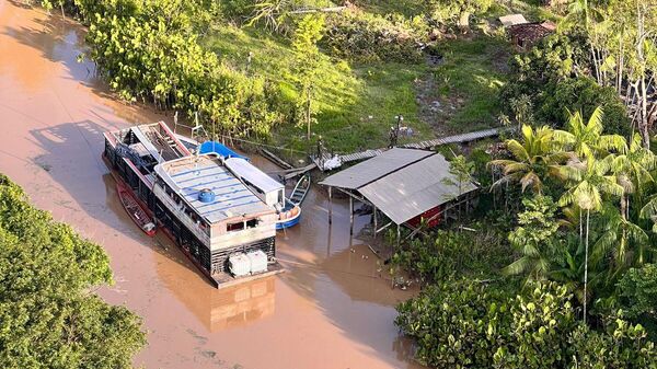 Barco semissubmersível com drogas é achado pela primeira vez na Amazônia - Sputnik Brasil