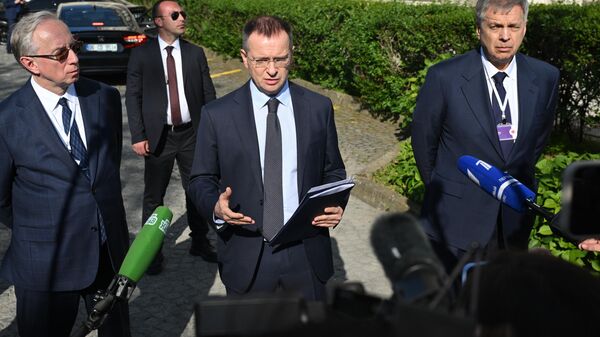 Rússia entrega seu projeto de memorando para Ucrânia sobre resolução do conflito, diz chefe da delegação russa Vladimir Medinsky - Sputnik Brasil