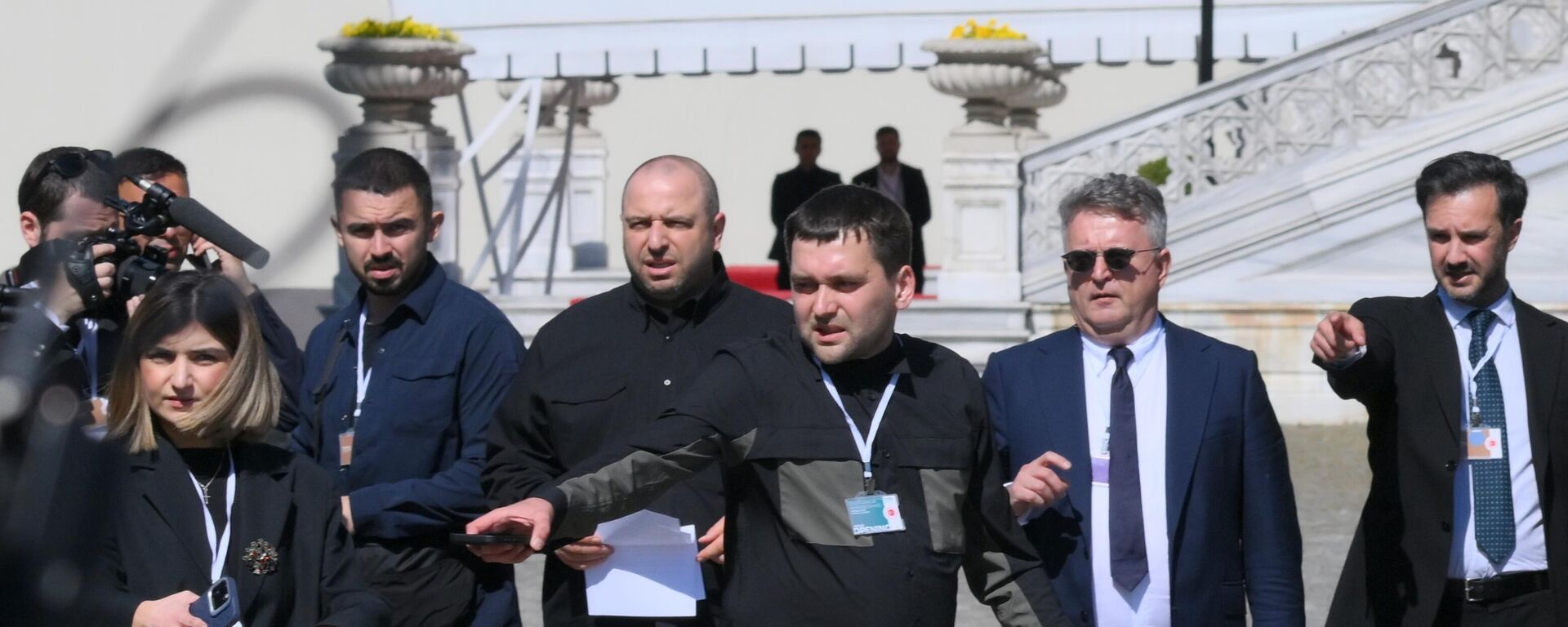 Delegação ucraniana após as negociações em Istambul - Sputnik Brasil, 1920, 03.06.2025