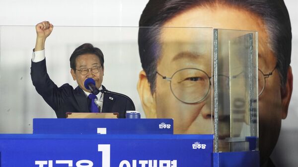 O candidato presidencial do Partido Democrata da Coreia do Sul, Lee Jae-myung - Sputnik Brasil