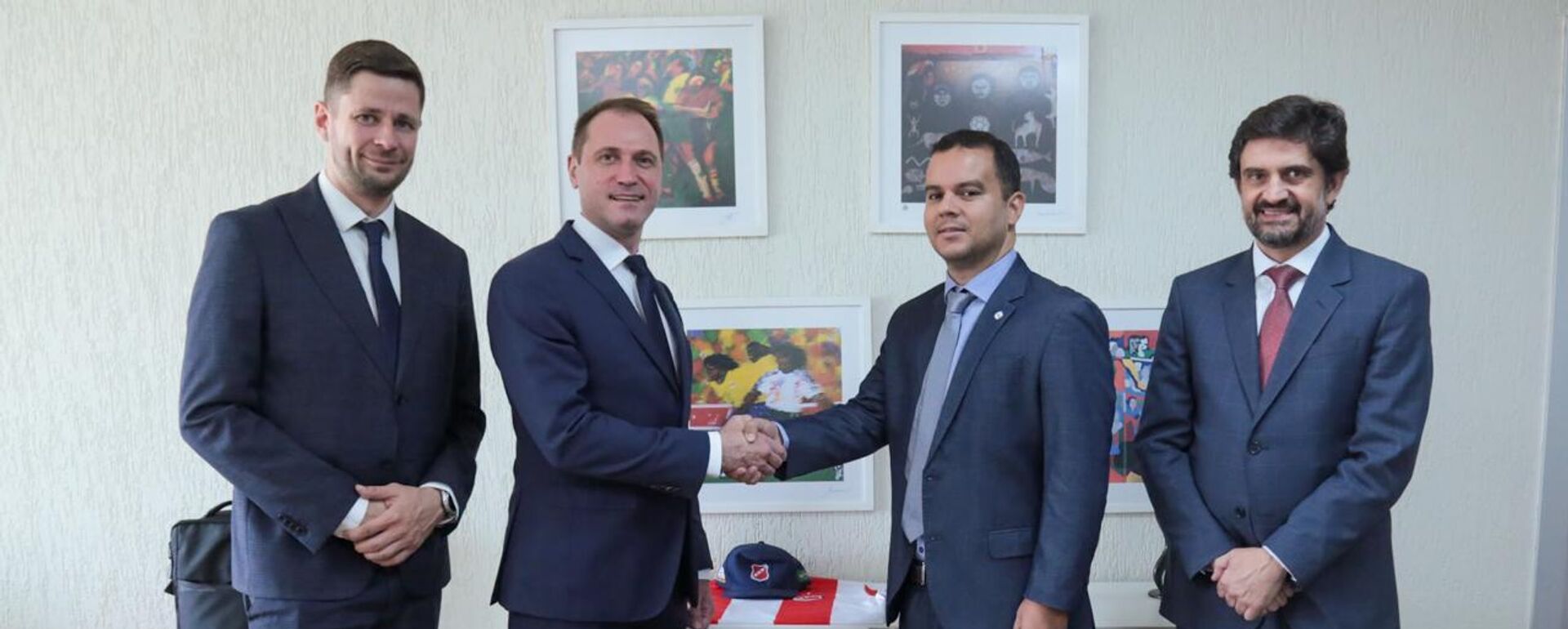 Ministérios do Esporte do Brasil e da Rússia discutem acordo de cooperação entre as duas nações na modalidade de e-sports. Junho de 2025. - Sputnik Brasil, 1920, 05.06.2025