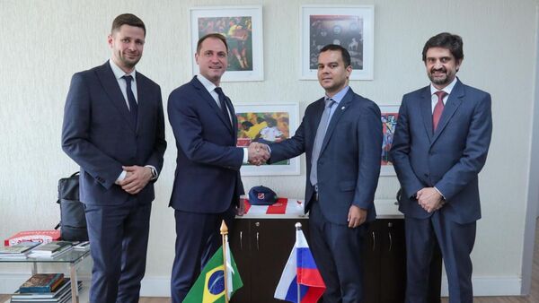 Ministérios do Esporte do Brasil e da Rússia discutem acordo de cooperação entre as duas nações na modalidade de e-sports. Junho de 2025. - Sputnik Brasil