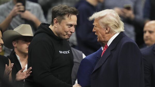 O bilionário Elon Musk e o presidente dos EUA, Donald Trump - Sputnik Brasil