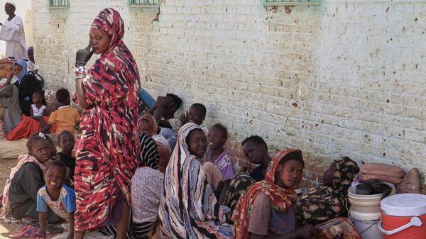 Famílias sudanesas são deslocadas devido ao conflito no Sudão - Sputnik Brasil