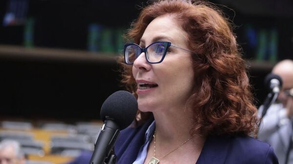 Deputada federal Carla Zambelli (PL-SP) durante votação de propostas legislativas na Câmara. Brasília, 17 de dezembro de 2024 - Sputnik Brasil