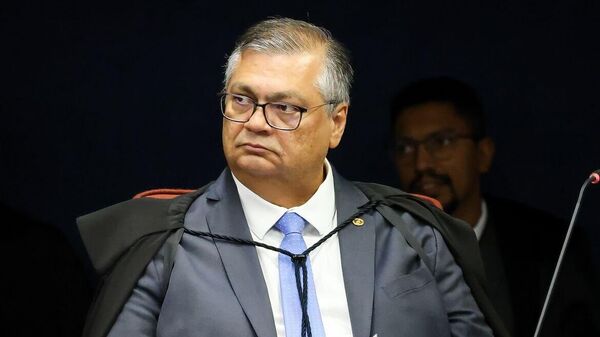 Flávio Dino revoga multa milionária aplicada a professores do DF - Sputnik Brasil