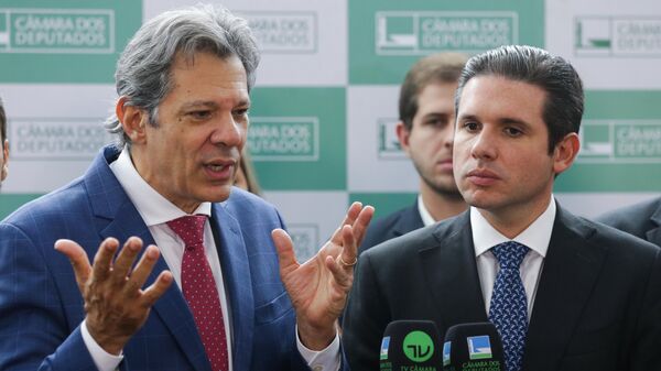 Fernando Haddad durante coletiva após reunião com Hugo Motta em Brasília (DF). Brasil, 5 de fevereiro de 2025 - Sputnik Brasil