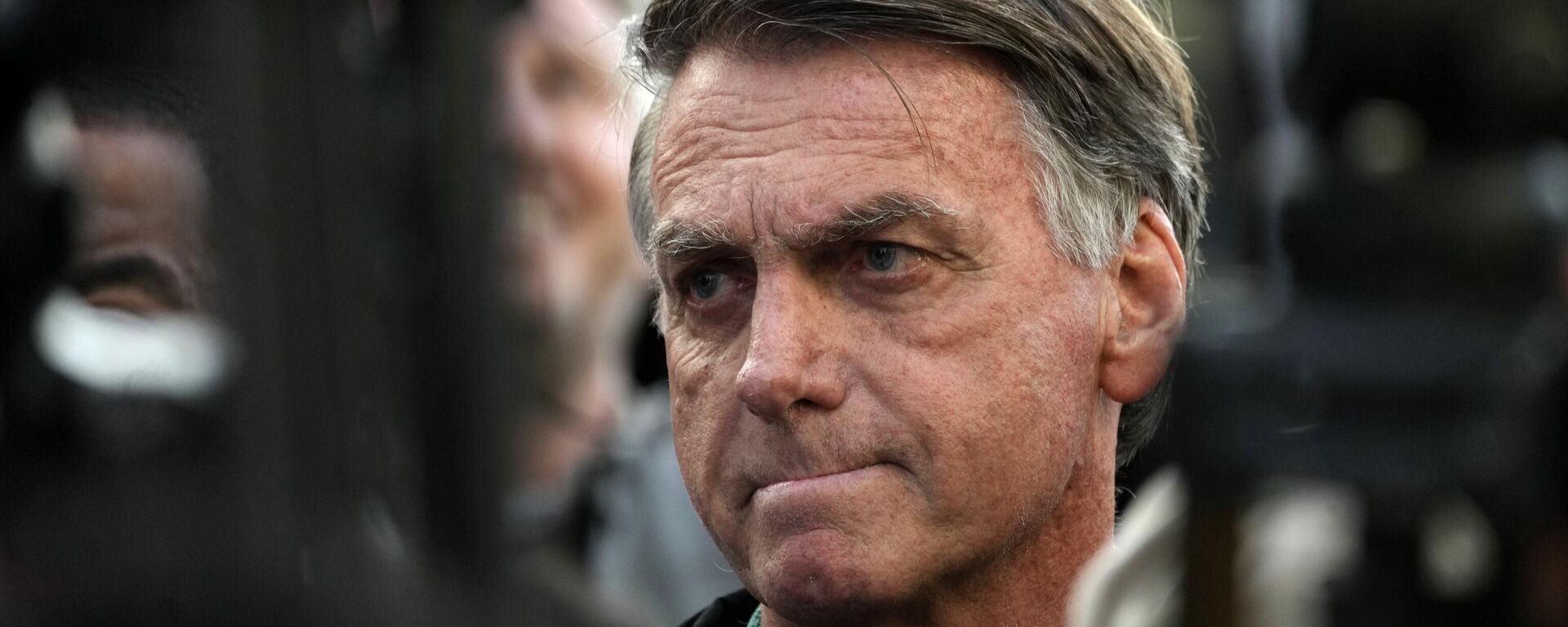 Jair Bolsonaro (PL) fala à imprensa após prestar depoimento à Polícia Federal (PF) no âmbito de uma investigação envolvendo um de seus filhos, o deputado federal licenciado Eduardo Bolsonaro. Brasília (DF), 5 de junho de 2025 - Sputnik Brasil, 1920, 13.07.2025