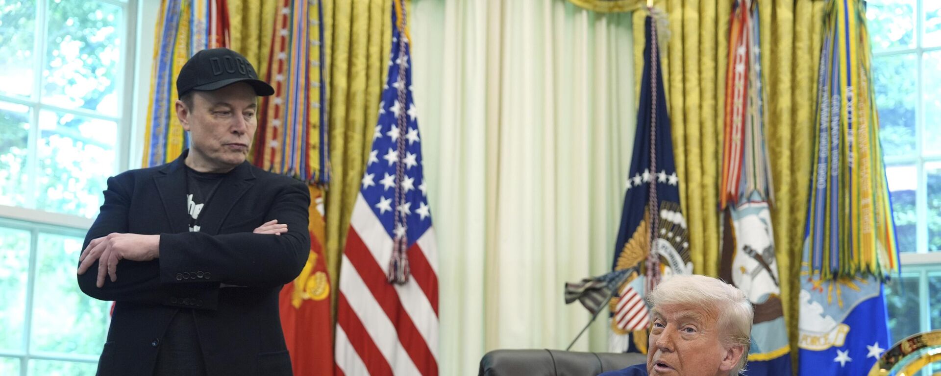 Donald Trump durante uma entrevista coletiva com Elon Musk no Salão Oval da Casa Branca, em Washington DC. EUA, 30 de maio de 2025 - Sputnik Brasil, 1920, 08.06.2025