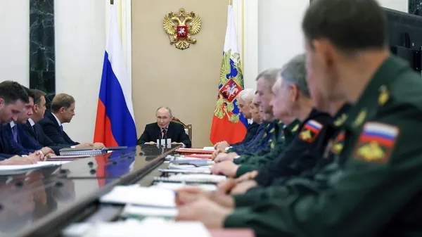 Presidente da Rússia, Vladimir Putin, em reunião nesta quinta-feira (12) - Sputnik Brasil