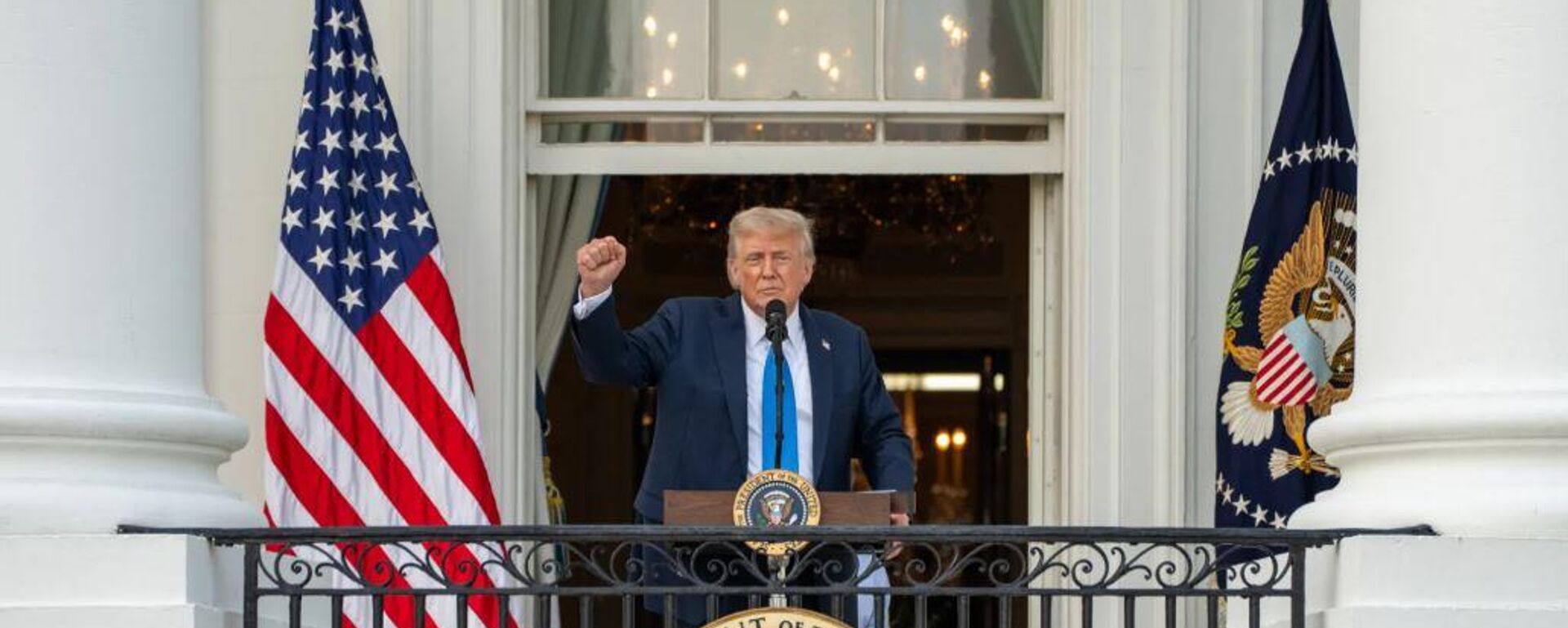 Presidente dos Estados Unidos, Donald Trump, durante discurso na Casa Branca - Sputnik Brasil, 1920, 18.06.2025