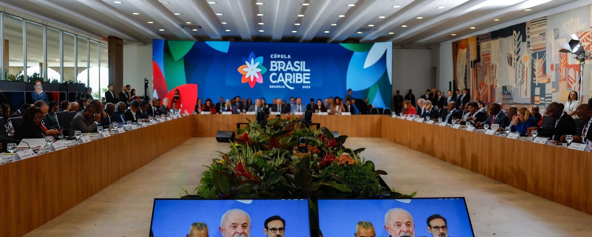 O presidente do Brasil, Luiz Inácio Lula da Silva, durante sessão plenária da Cúpula Brasil-Caribe, no Palácio Itamaraty, em Brasília. Brasil, 13 de junho de 2025 - Sputnik Brasil, 1920, 13.06.2025