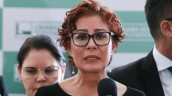 A então deputada federal Carla Zambelli durante discurso em Brasília (DF) - Sputnik Brasil
