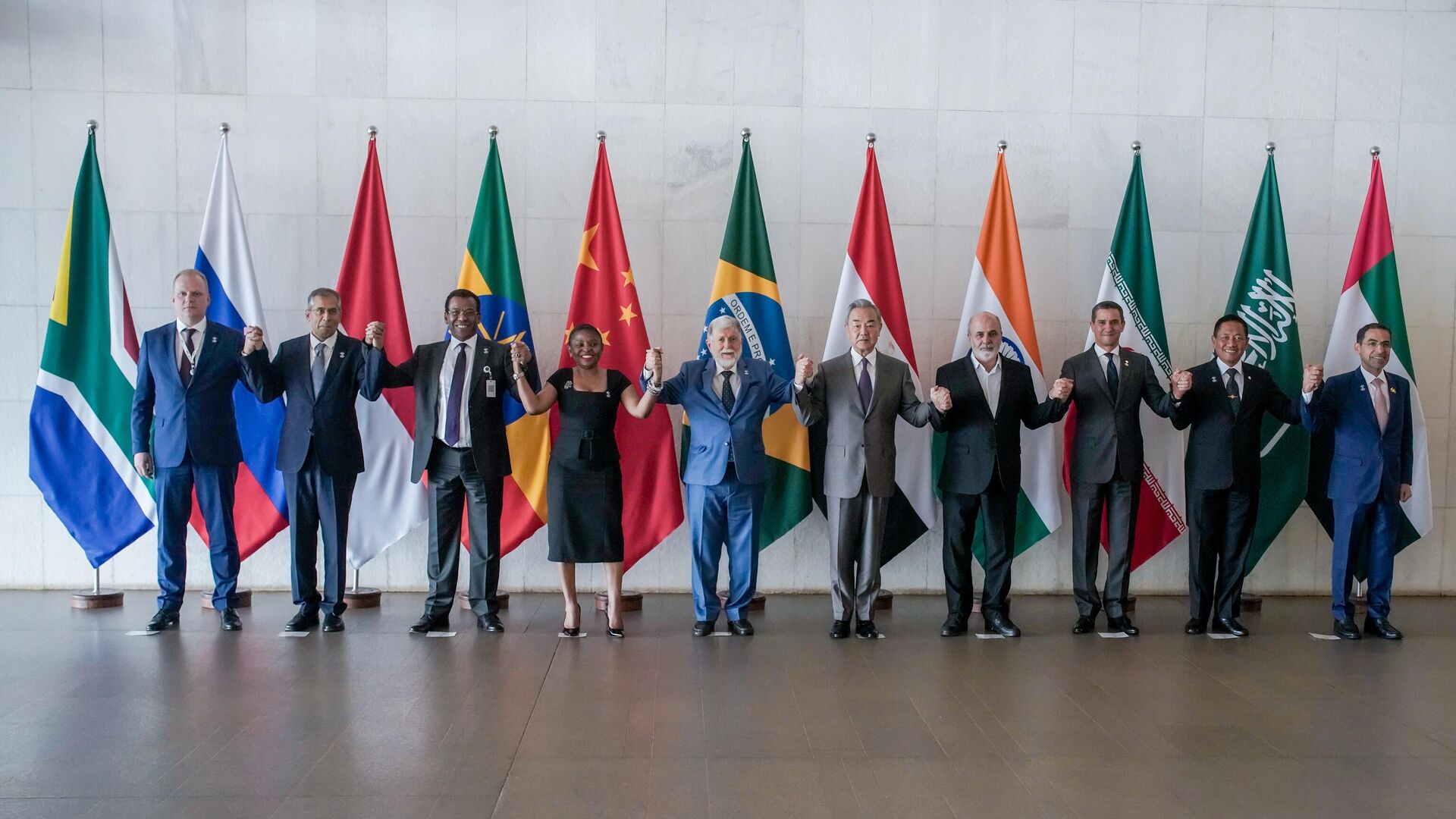 Representantes dos países do BRICS durante encontro de conselheiros de segurança nacional, em 30 de abril de 2025 - Sputnik Brasil, 1920, 04.07.2025