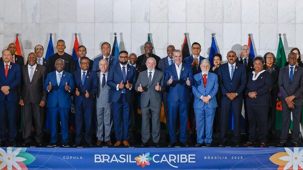 Presidente da República, Luiz Inácio Lula da Silva, durante Fotografia oficial com chefes de Estado e de Governo e dirigentes de Organismos Internacionais na Cúpula Brasil-Caribe, em Brasília, junho de 2025. - Sputnik Brasil