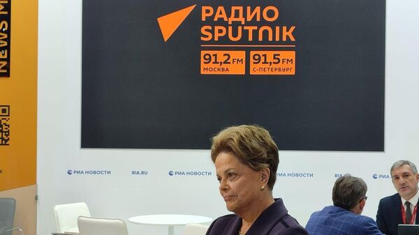 Presidente do Banco dos BRICS, Dilma Rousseff, concede entrevista durante o Fórum Econômico Internacional de São Petersburgo (SPIEF), Rússia, 19 de junho de 2025 - Sputnik Brasil