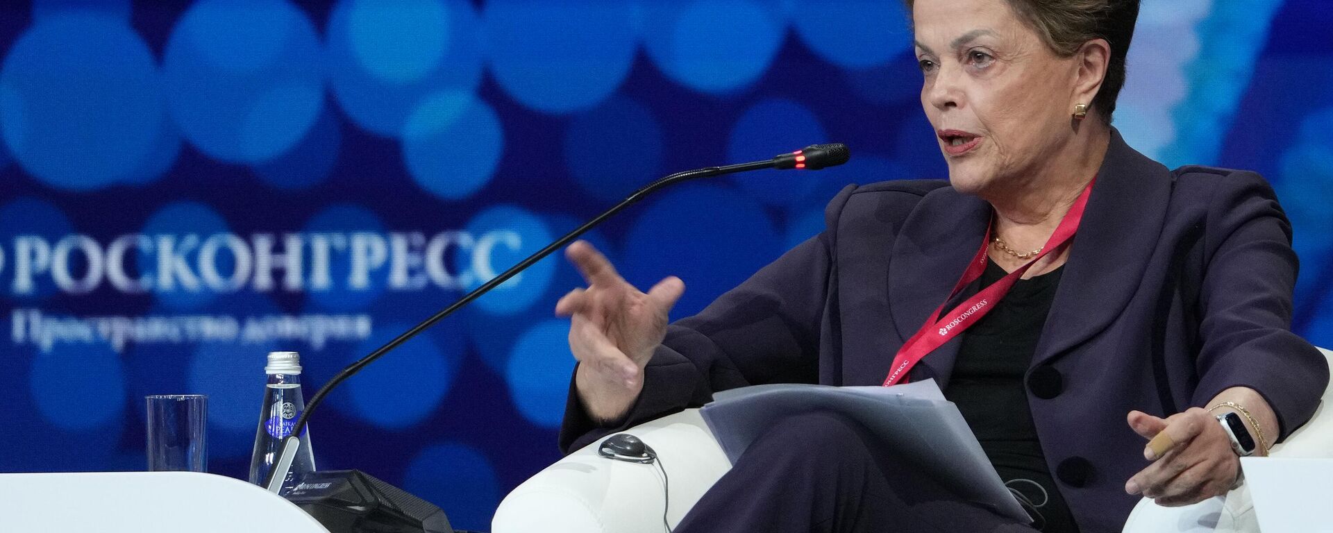 Presidente do Novo Banco de Desenvolvimento, também conhecido como Banco dos BRICS, durante sessão plenária do Fórum Econômico Internacional de São Petersburgo, Rússia, 19 de junho de 2025 - Sputnik Brasil, 1920, 21.06.2025