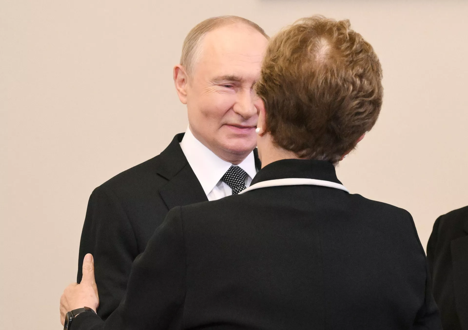 Presidente da Rússia, Vladimir Putin, recebe a presidente do Banco dos BRICS, Dilma Rousseff, durante o Fórum Econômico Internacional de São Petersburgo (SPIEF), Rússia, 18 de junho de 2025 - Sputnik Brasil, 1920, 19.06.2025