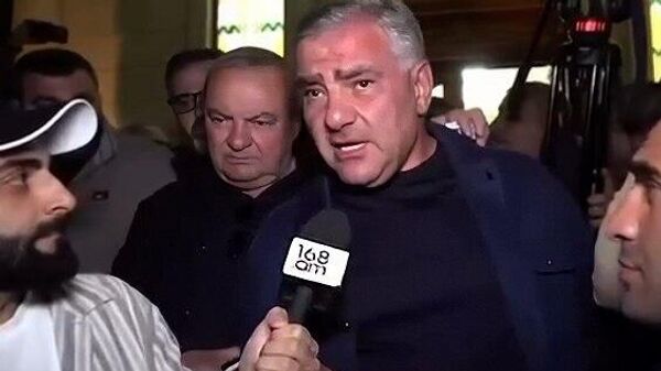 Tribunal na Armênia prende empresário sob acusação de apelar a golpe de Estado - Sputnik Brasil