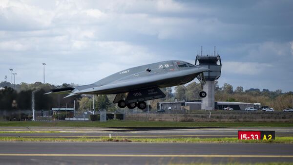 Foto divulgada pela Guarda Aérea Nacional dos EUA mostra um bombardeiro furtivo B-2 Spirit da Força Aérea dos EUA decolando de uma base da Força Aérea Real Australiana, em Amberley. Austrália, 11 de setembro de 2024 - Sputnik Brasil