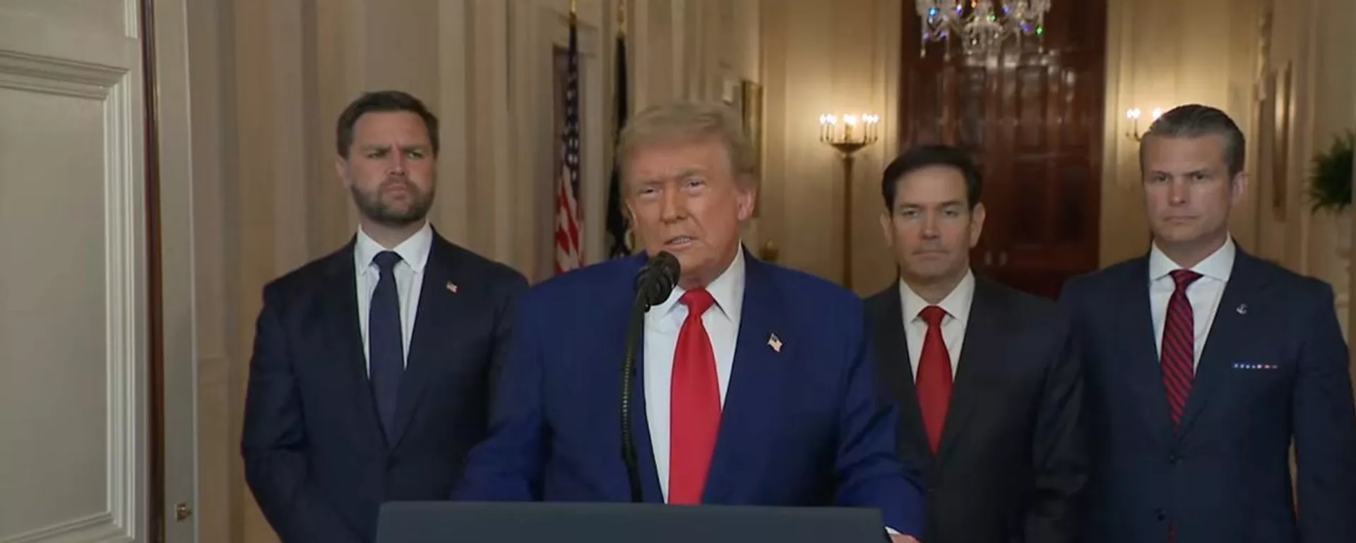 O presidente dos Estados Unidos, Donald Trump, em pronunciamento à nação após o ataque contra as instalações nucleares de Fordow, Natanz e Isfahan, no Irã. Julho de 2025. O presidente dos Estados Unidos, Donald Trump, em pronunciamento à nação após o ataque contra as instalações nucleares de Fordow, Natanz e Isfahan, no Irã. Julho de 2025. - Sputnik Brasil, 1920, 21.06.2025