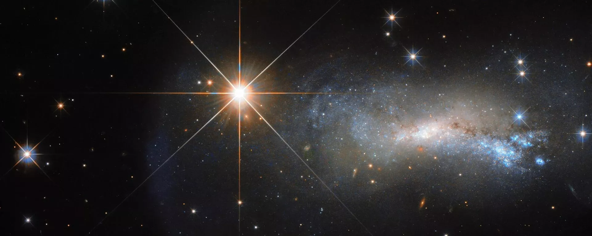 Imagem do Telescópio Espacial Hubble da NASA/ESA captura uma galáxia chamada NGC 7250 - Sputnik Brasil, 1920, 22.06.2025