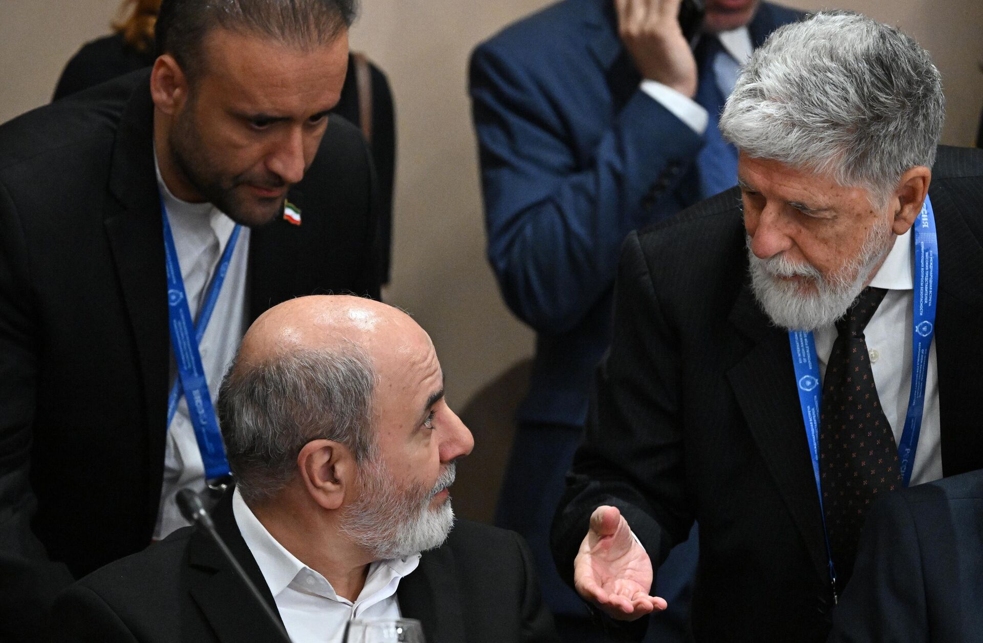 Assessor-Chefe da Assessoria Especial do Presidente da República do Brasil, Celso Amorim, encontra o Secretário do Conselho Supremo de Segurança Nacional do Irã, Ali Ahmadian, durante Reunião de representantes de alto escalão dos países do BRICS responsáveis por questões de segurança, em Moscou, 28 de maio de 2025 Assessor-Chefe da Assessoria Especial do Presidente da República do Brasil, Celso Amorim, encontra o Secretário do Conselho Supremo de Segurança Nacional do Irã, Ali Ahmadian, durante Reunião de representantes de alto escalão dos países do BRICS responsáveis por questões de segurança, em Moscou, 28 de maio de 2025