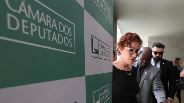 Carla Zambelli durante coletiva no Salão Verde da Câmara dos Deputados. Brasília (DF), 2 de agosto de 2023 - Sputnik Brasil