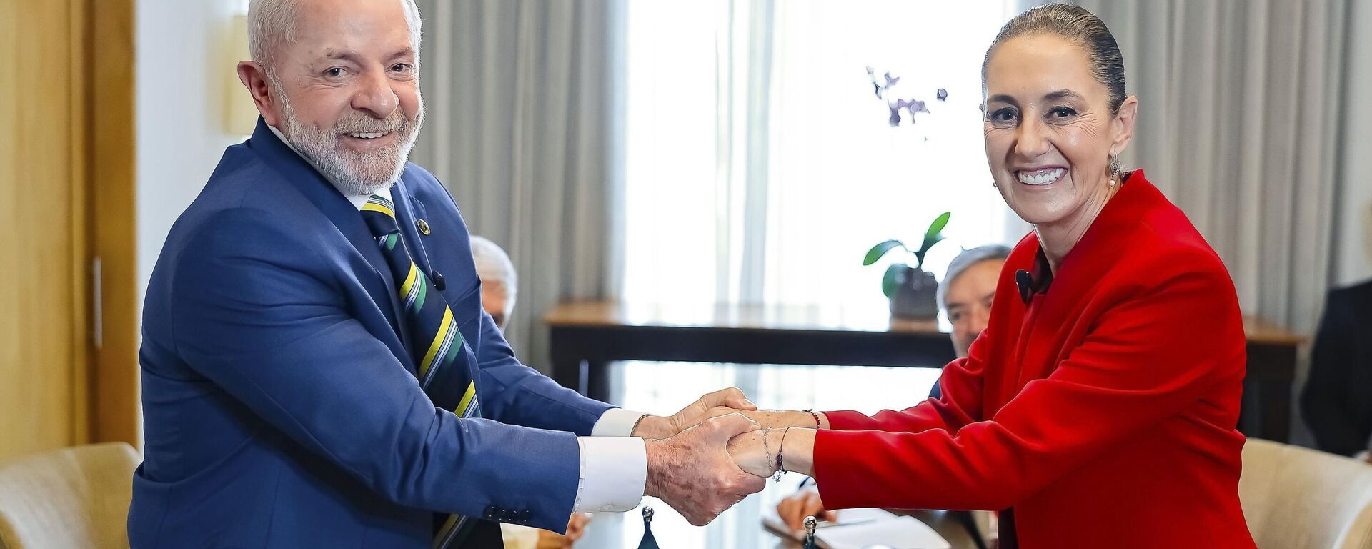 O presidente Luiz Inácio Lula da Silva durante encontro bilateral com presidente do México, Claudia Sheinbaum, Honduras, 9 de abril de 2025 - Sputnik Brasil, 1920, 24.07.2025