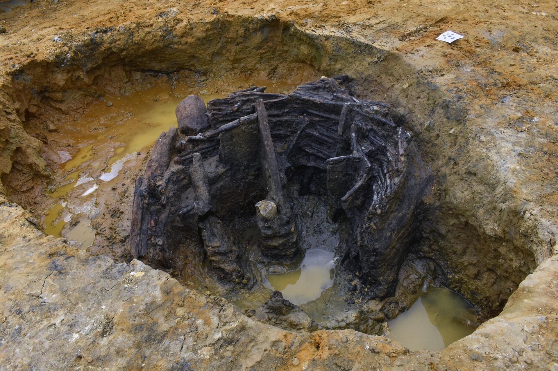 Poço romano de vime com escada encontrado em Norfolk, Reino Unido