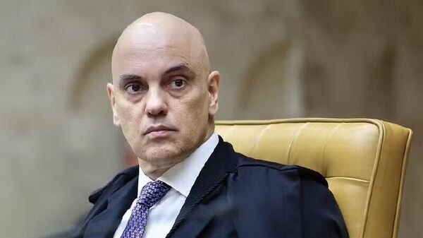 ‍ 'Indesejável embate': Moraes convoca conciliação e suspende atos do governo e do Congresso sobre IOF - Sputnik Brasil