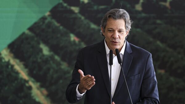 O ministro da Fazenda, Fernando Haddad, participa do lançamento do Plano Safra 2025/26, no Palácio do Planalto. Brasília (DF), 1º de julho de 2025 - Sputnik Brasil