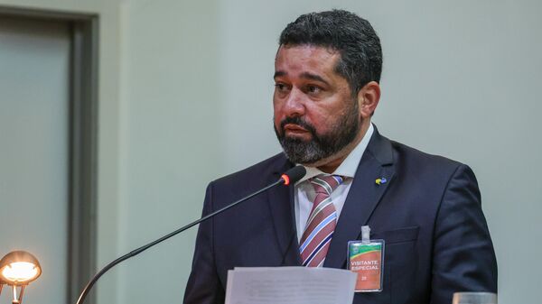O presidente dos Correios, Fabiano Silva dos Santos, participa de cerimônia comemorativa dos 25 anos da instituição em dezembro de 2024. - Sputnik Brasil