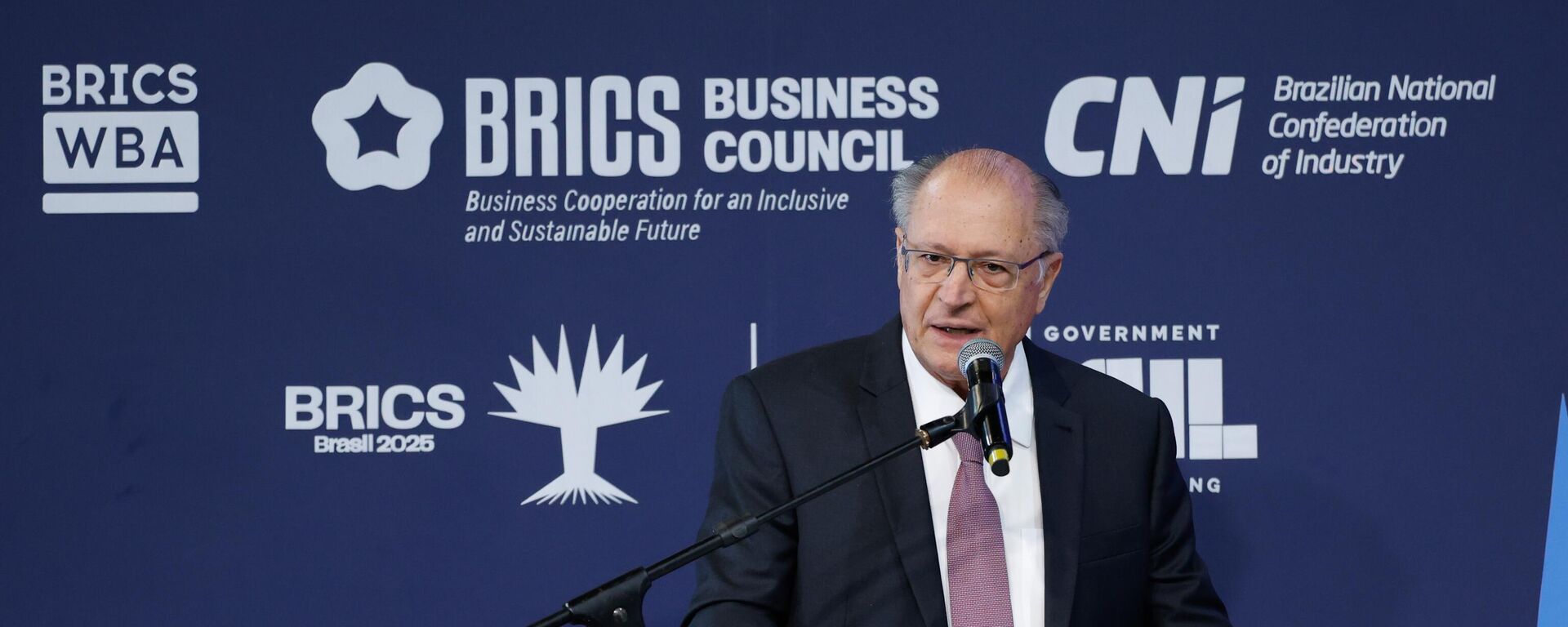 O vice-presidente da República, Geraldo Alckmin, participa do Fórum Empresarial do BRICS, no Rio de Janeiro, em 5 de julho de 2025 - Sputnik Brasil, 1920, 16.08.2025