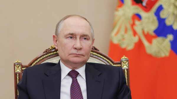 O presidente russo, Vladimir Putin, realizou uma videoconferência com membros do governo russo. 2 de julho de 2025 - Sputnik Brasil