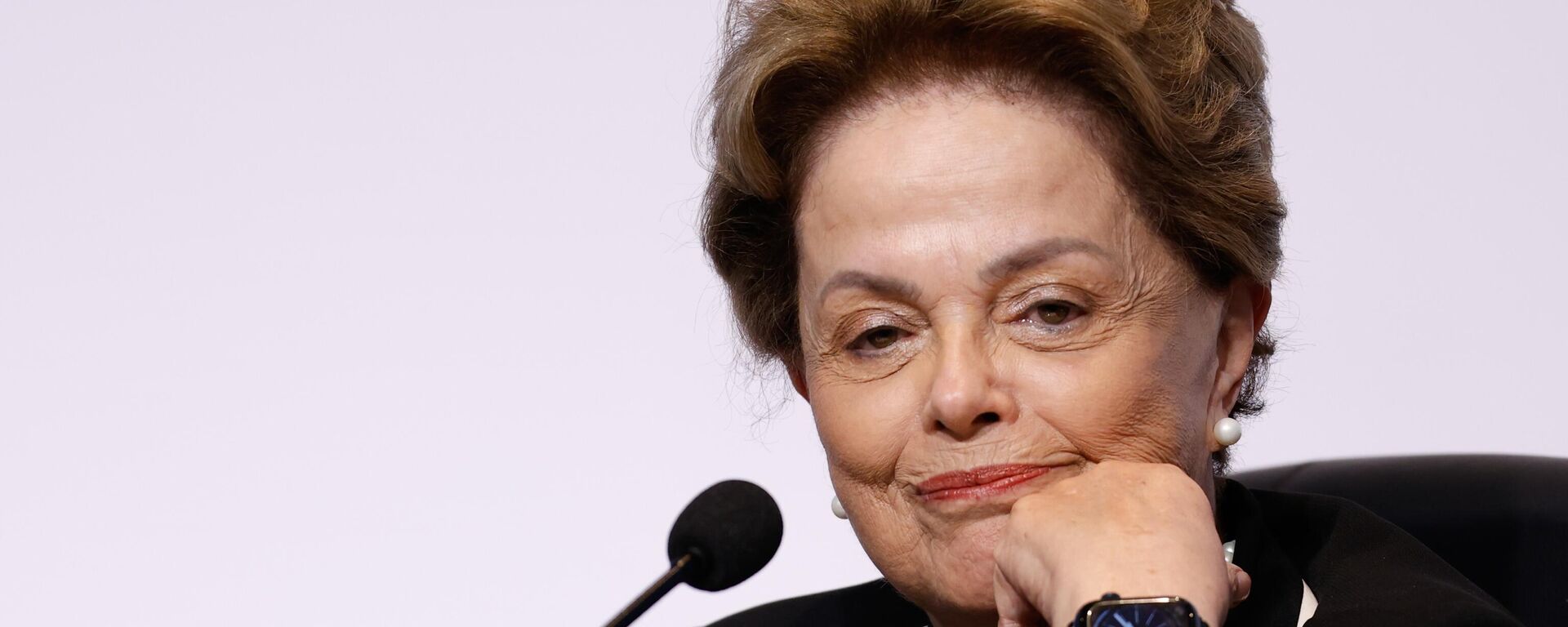A presidenta do Novo Banco de Desenvolvimento (NBD), formado por membros do BRICS, Dilma Rousseff, faz pronunciamento à imprensa com a diretoria durante o 10° Encontro Anual, no Rio de Janeiro, em 5 de julho de 2025 - Sputnik Brasil, 1920, 05.07.2025