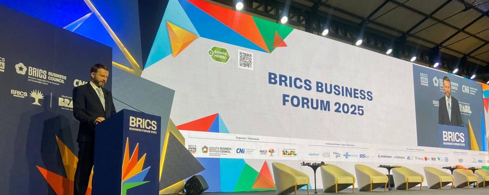 O assessor econômico do presidente Vladimir Putin, Maksim Oreshkin, durante fala no BRICS Business Forum 2025, no Rio de Janeiro, Brasil. 5 de junho de 2023. - Sputnik Brasil, 1920, 05.07.2025