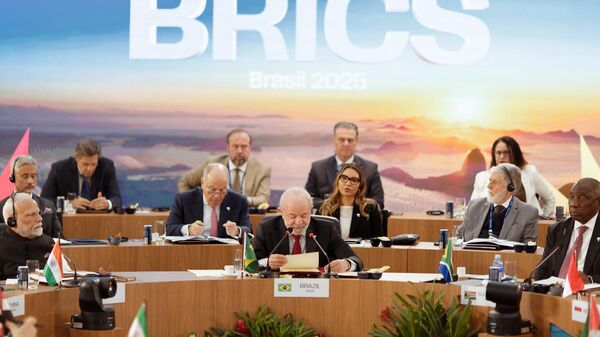 Abertura da Cúpula do BRICS no Rio de Janeiro com discurso do presidente brasileiro, Luiz Inácio Lula da Silva. Brasil, 6 de julho de 2025 - Sputnik Brasil