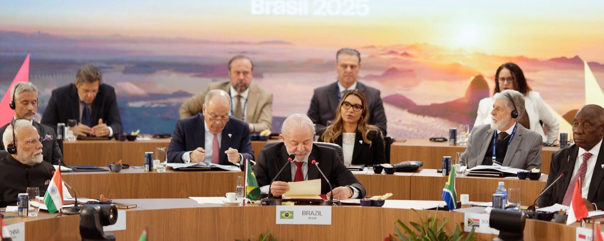 Abertura da Cúpula do BRICS no Rio de Janeiro com discurso do presidente brasileiro, Luiz Inácio Lula da Silva. Brasil, 6 de julho de 2025 - Sputnik Brasil, 1920, 06.07.2025
