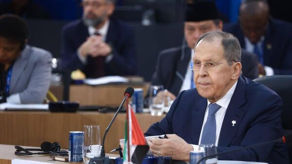 Ministro das Relações Exteriores da Rússia, Sergei Lavrov, durante sessão plenária da Cúpula do BRICS. Rio de Janeiro, 6 de julho de 2025 - Sputnik Brasil